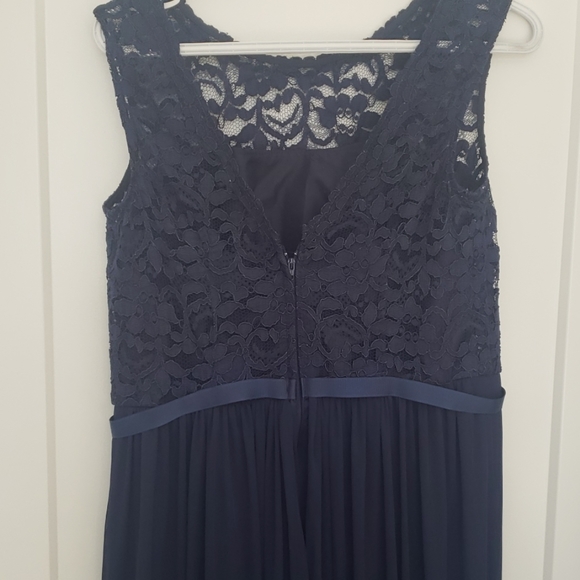 Lace and Chiffon Gown - Picture 5 of 8